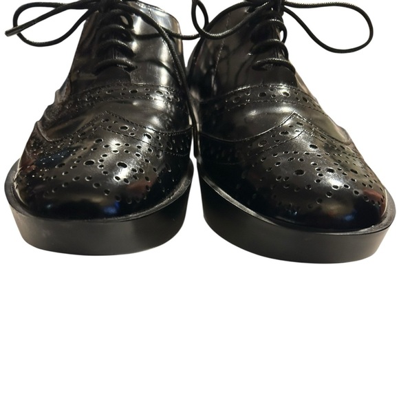 Vaneli Women’s Black Leather Lace-Up Wingtip Oxfords – Size 8 - Picture 5 of 7